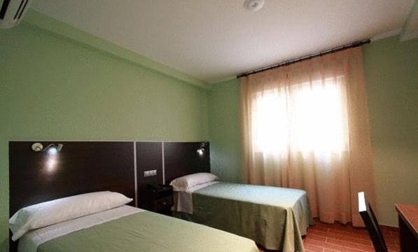 Avenida Barajas Affittacamere 3*